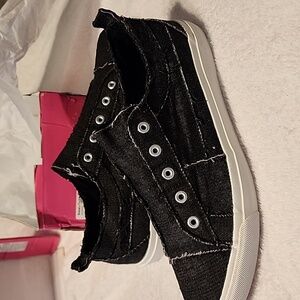 Women's slip on shoe